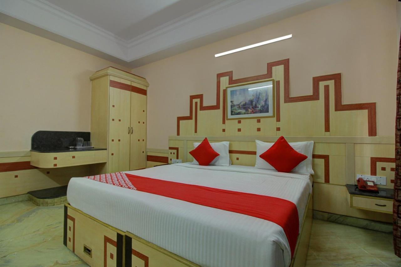 Vaccinated Staff - Collection O 13595 Vt Residency Hotel Bangalore Exterior photo